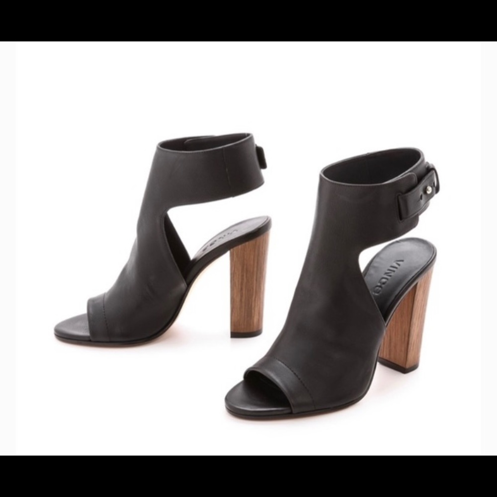 Vince Addie open-toe buckle-back sandals. Size 7